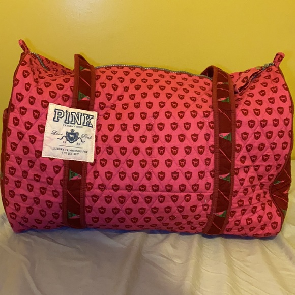 VS Pink Duffle Bag - Picture 13 of 13